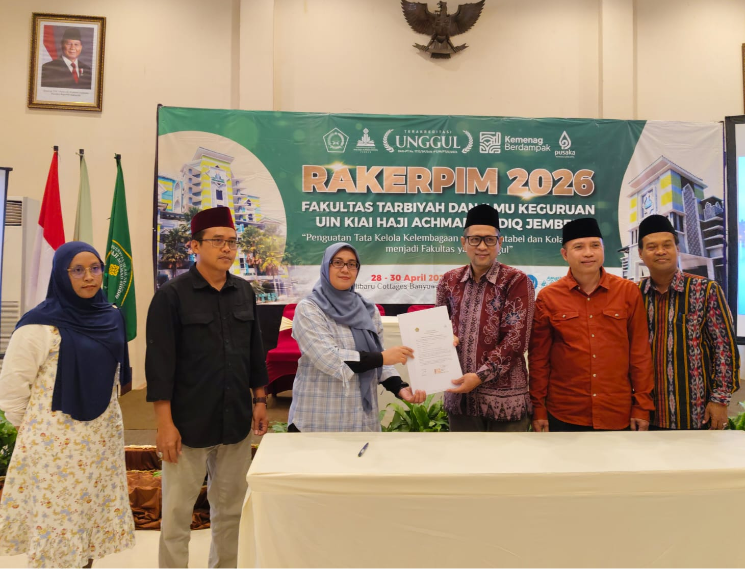 Komitmen Kinerja Terukur, Prodi Tadris Biologi Teken Perkin Bersama Dekan FTIK